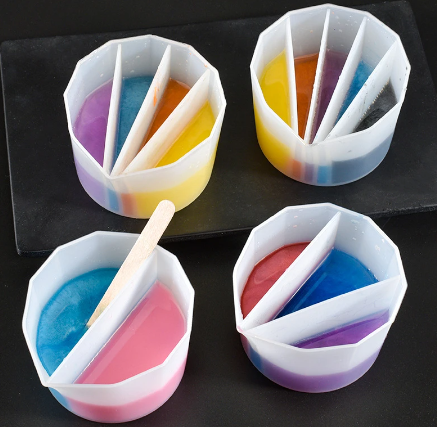 Sectioned silicone mixing cup - Razzo Studio